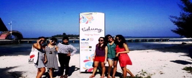 Gaya foto wisatawan saat ke pulau tidung